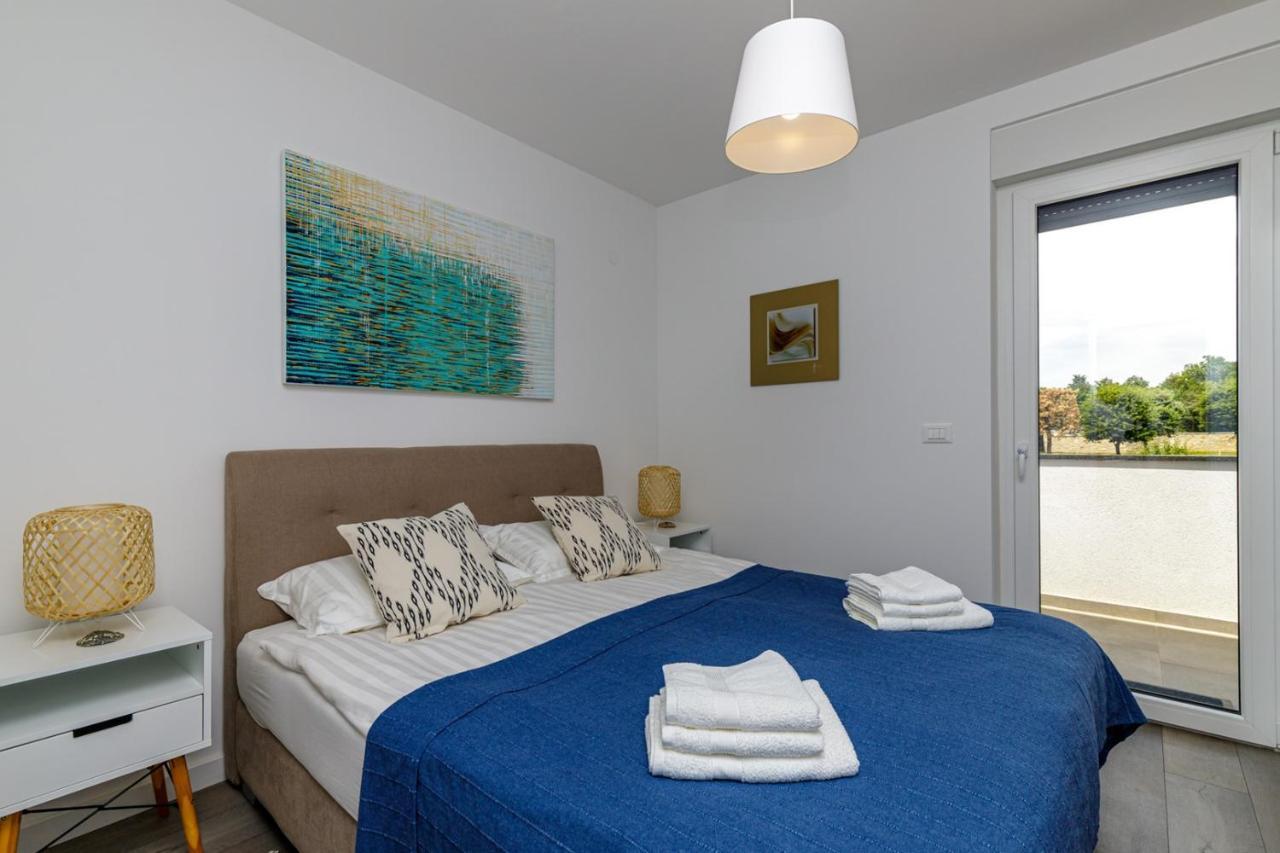 Sabena Apartment With Private Whirlpool Пореч Екстериор снимка