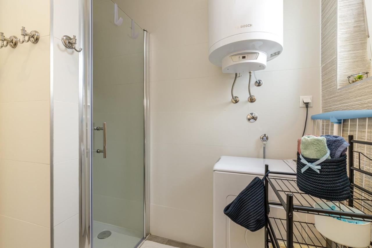 Sabena Apartment With Private Whirlpool Пореч Екстериор снимка