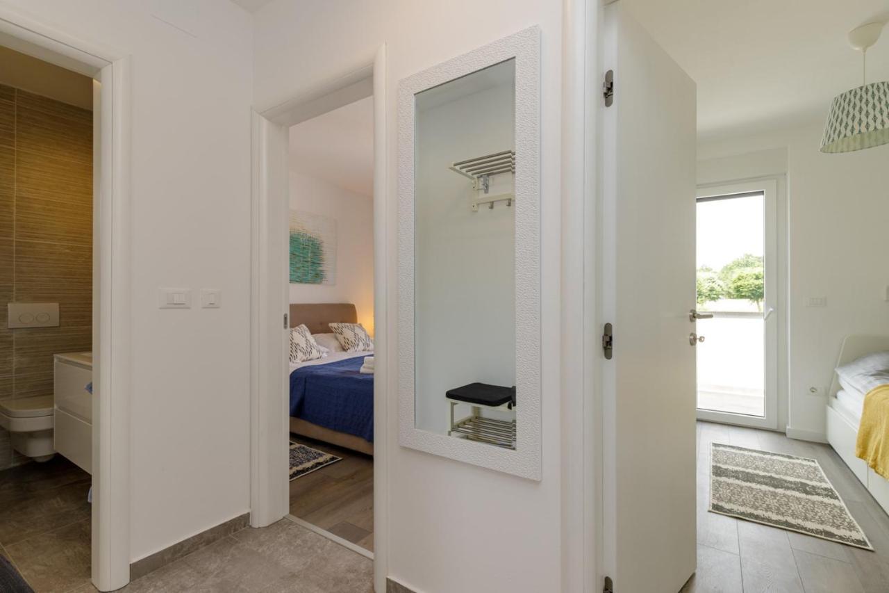 Sabena Apartment With Private Whirlpool Пореч Екстериор снимка