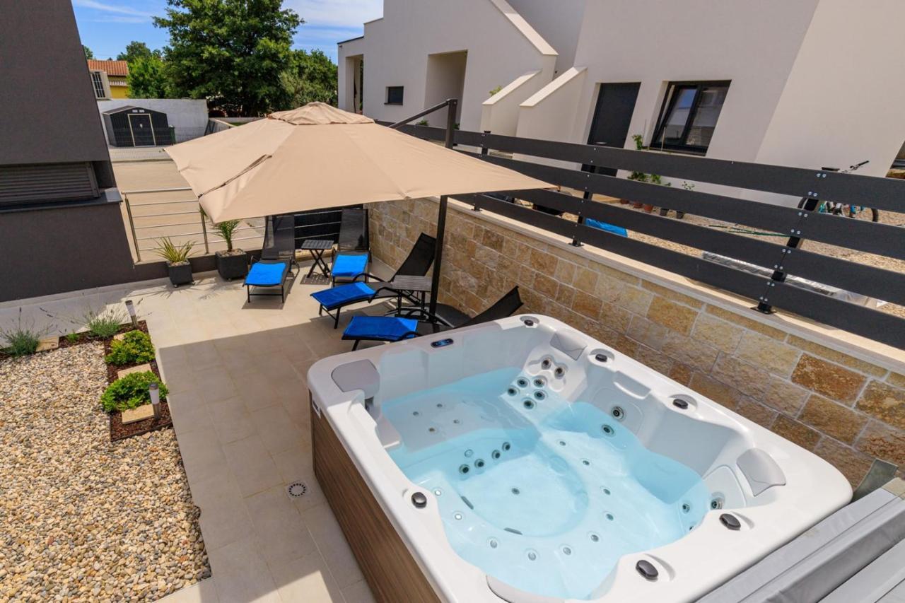 Sabena Apartment With Private Whirlpool Пореч Екстериор снимка