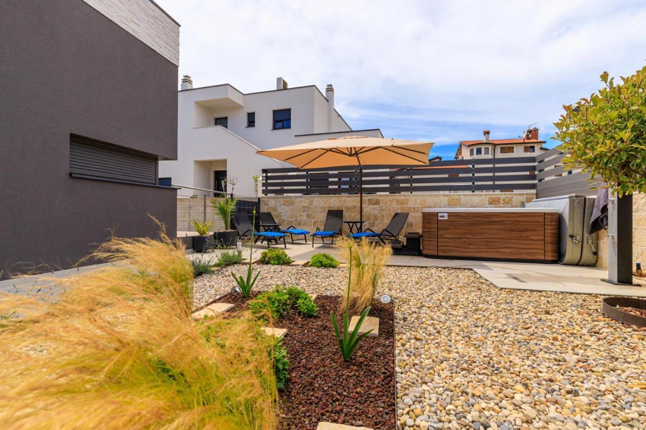 Sabena Apartment With Private Whirlpool Пореч Екстериор снимка